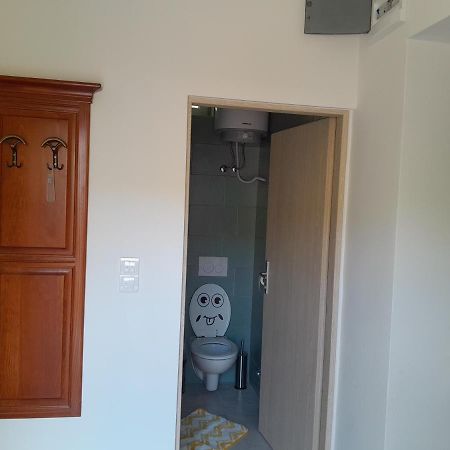 Apartmani Studio Apartmani Senjska Maslina Сен Екстериор снимка