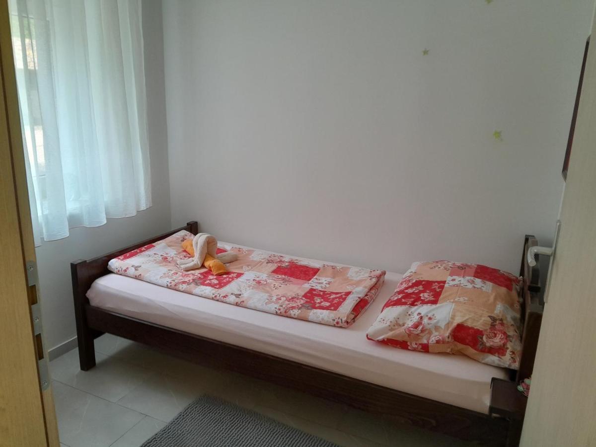 Apartmani Studio Apartmani Senjska Maslina Сен Екстериор снимка