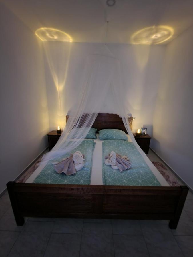 Apartmani Studio Apartmani Senjska Maslina Сен Екстериор снимка